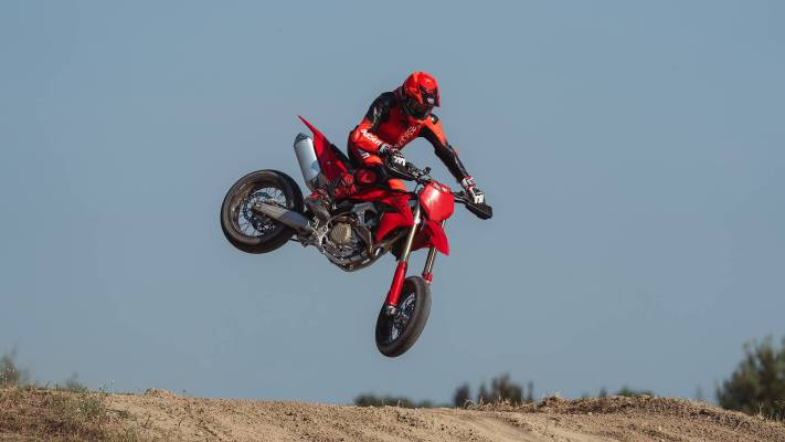desmo450sm-4_original