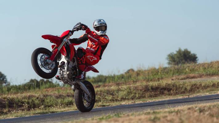 desmo450sm-5_original
