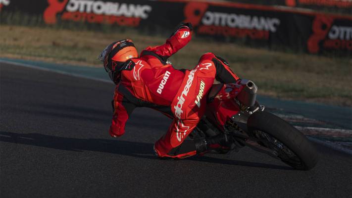 desmo450sm-6_original